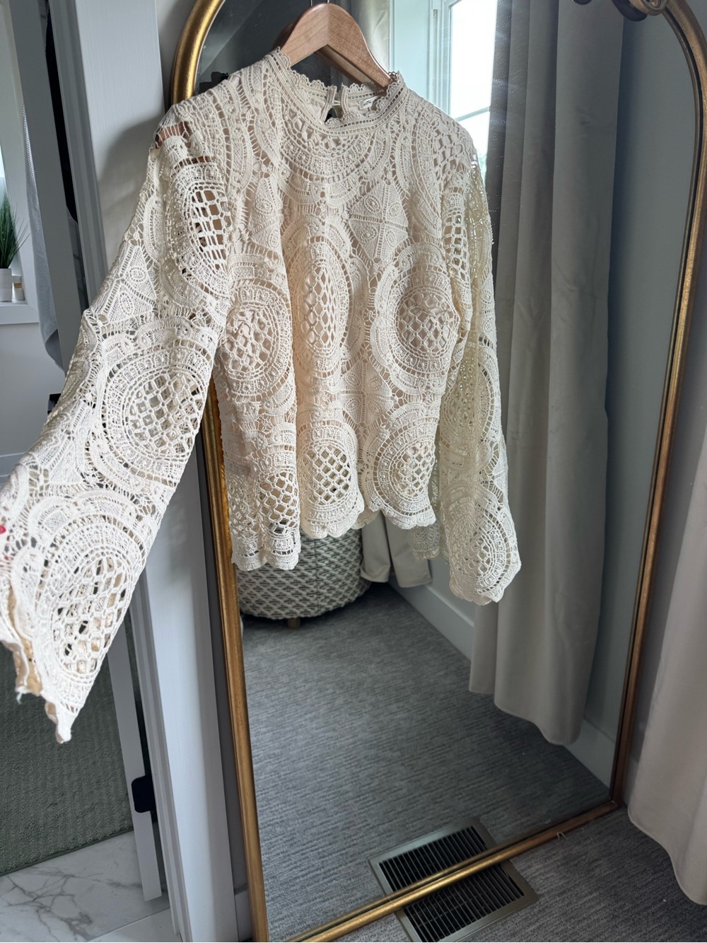 Ultra Pink Lace Crochet Shell in Cream